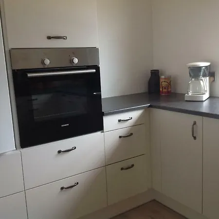 Ny Istandsat Traehus I Givskud * Гиве