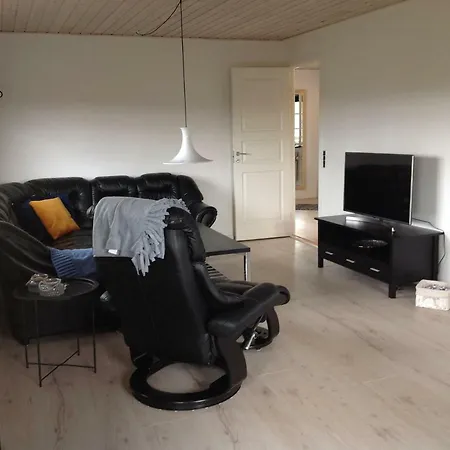 Ny Istandsat Traehus I Givskud Semesterbostad *