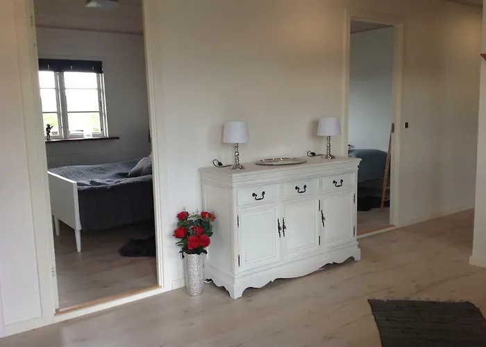 Ny Istandsat Traehus I Givskud *