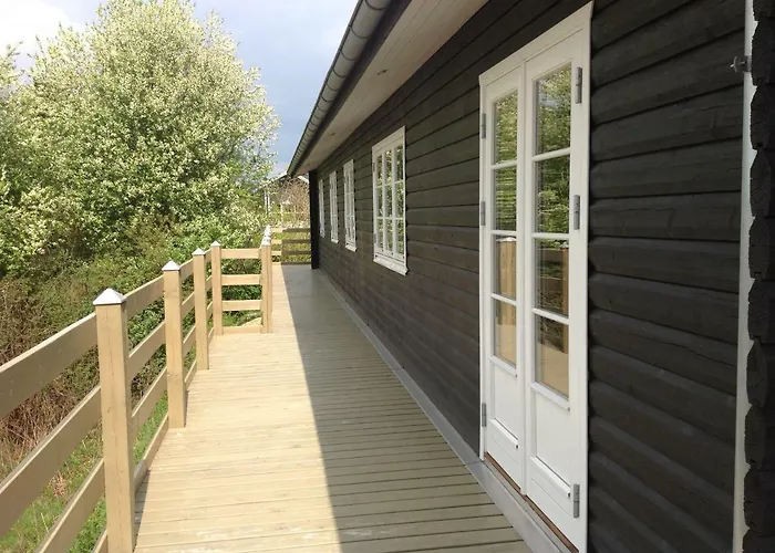 Ny Istandsat Traehus I Givskud *